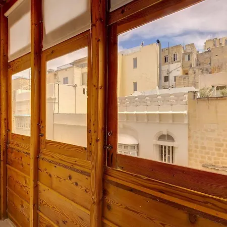 Comfy 2 Bedroom Flat In The Heart Of Valletta Exterior photo
